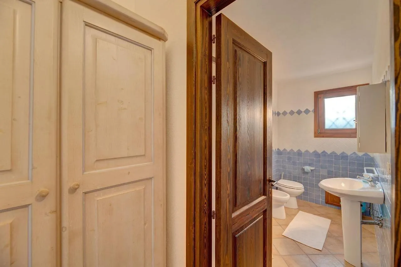 The Fantastic Residenza Badus 1 Bedroom Apartment Sleeps 4 No0810 Badesi