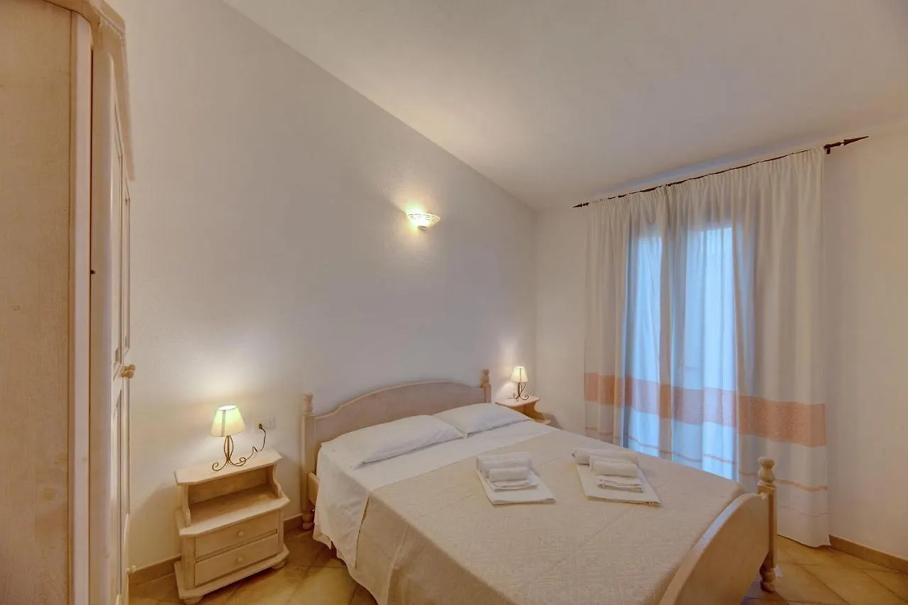 The Fantastic Residenza Badus 1 Bedroom Apartment Sleeps 4 No0810 Badesi Italia
