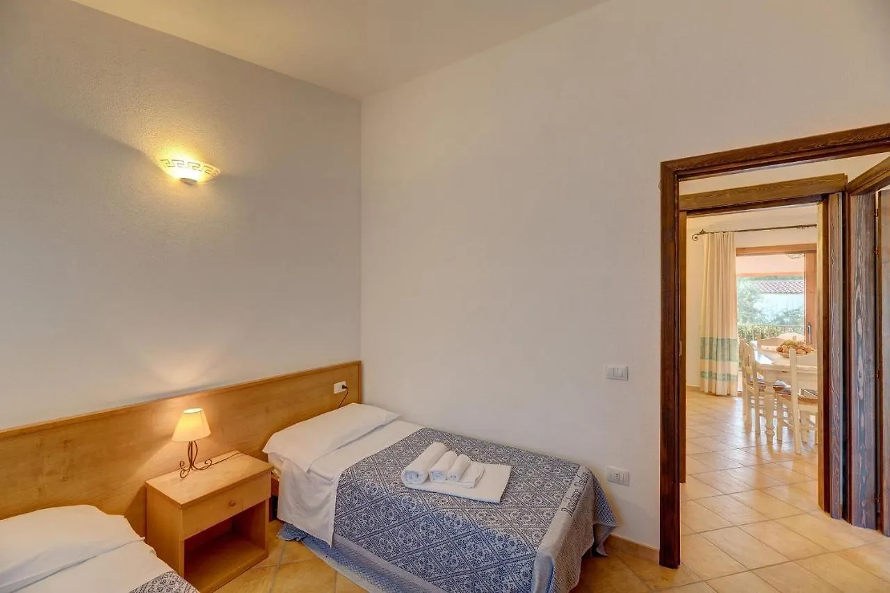 The Fantastic Residenza Badus 1 Bedroom Apartment Sleeps 4 No0810 Badesi